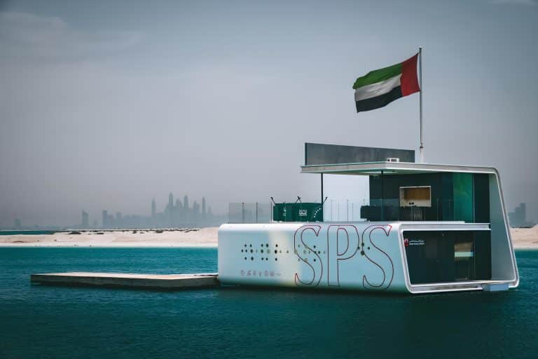 DÜNYA’NIN İLK YÜZEN POLİS KARAKOLU DUBAİ’DE AÇILDI