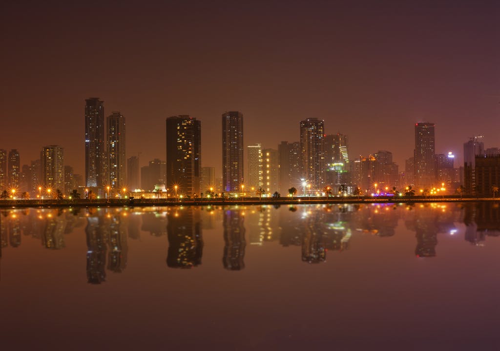 Dubai vize uzatma sonrası Dubai'de kalışa devam eden yolcular için Dubai silüeti