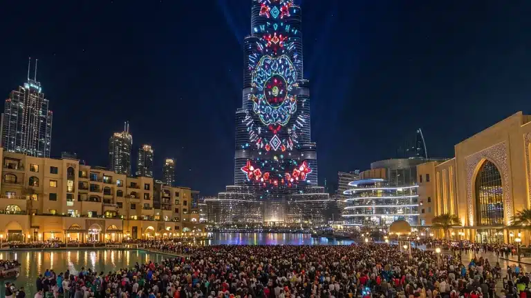 Burj Khalifa Ramazan Bayramı Işık Gösterisi